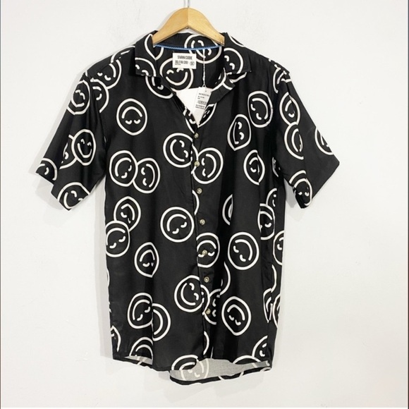 SVRN CODE Smiles Short Sleeve Button Shirt Black - Picture 1 of 7